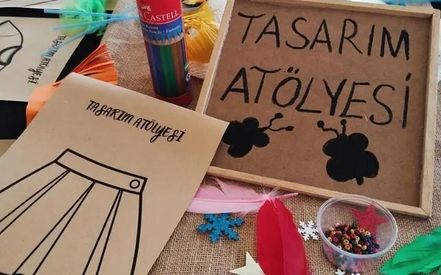 Anaokulu tasarım atölyesinde üreten çocuklar