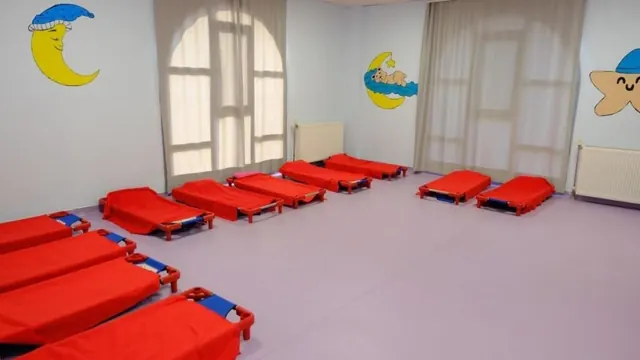Bilim Ovası Anaokulu uyku odasında çocuk yatakları