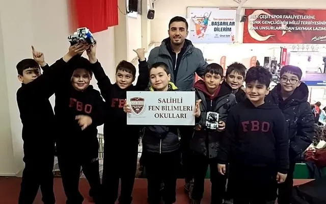 Robot Olimpiyatları'nda Ege Bölge Şampiyonluğu ve İkinciliği