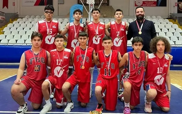 Fırtına Gibi Estiler: Genç Erkek A Basketbol Takımımız Manisa 3.sü!