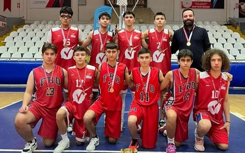 Fırtına Gibi Estiler: Genç Erkek A Basketbol Takımımız Manisa 3.sü!
