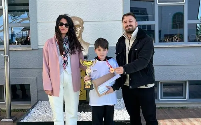 Halk oyunları ekibimiz Manisa birinciliği kutlamasında