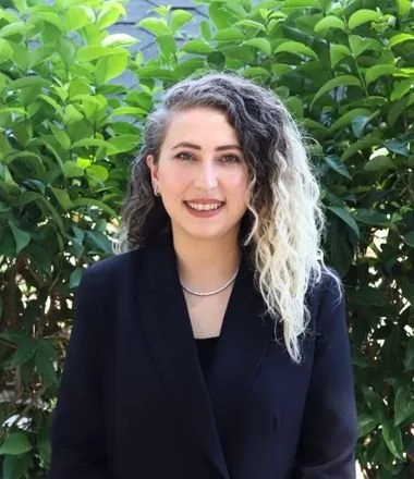 Özge Tetik, Fen Bilgisi Öğretmeni — Ortaokul