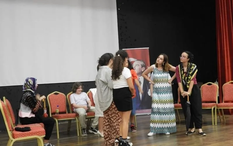 Drama Kulübümüzden Kahkaha Dolu Bir Gösteri! - fotoğraf 1