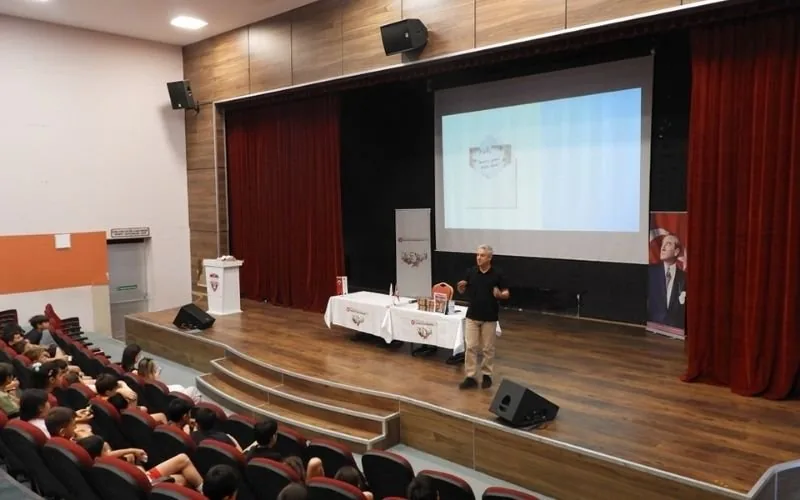Öğrenci – Yazar Buluşması: Volkan Kaz ile İlham Dolu Bir Gün! - fotoğraf 6